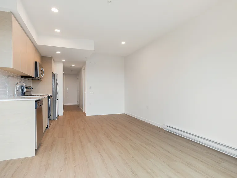 3655 Victoria Dr — Photo 12