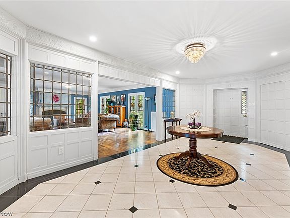 5th image of 10416 Lake Ave