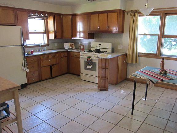 Spacious kitchen with eat-in area