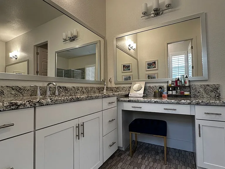 2305 Banks Dr — Photo 28