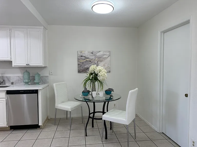 3133 Acorn Ct — Photo 6
