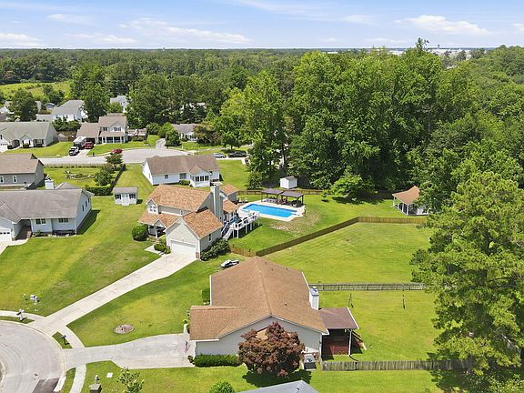 5th image of 437 Foxhunt Lane