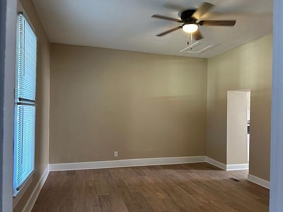 3rd image of 2114 W 5th St
