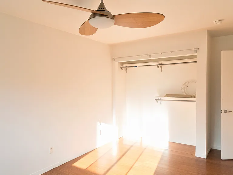 2117 W Clinton St #203 — Photo 2