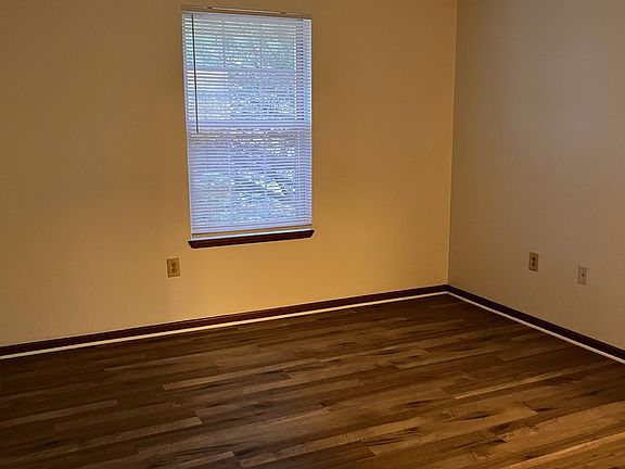 3rd image of 136 Somerset Dr #932H