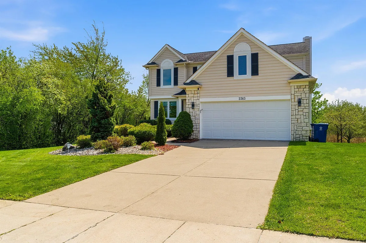 Building Photo - 2243 Sun Valley Dr