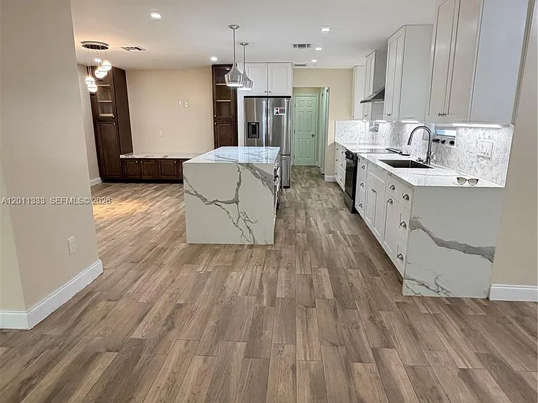 4350 NW 14th St — Photo 6