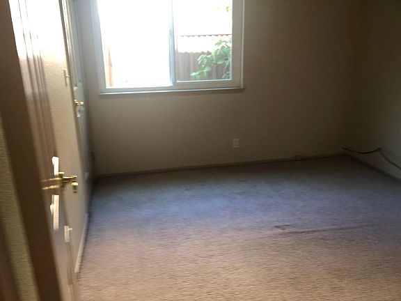5th image of 830 Kings Canyon Ct