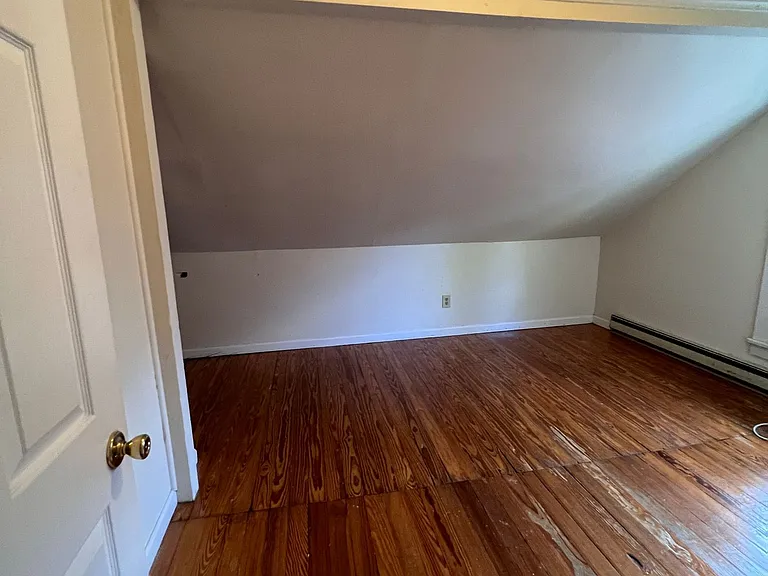 402 E 1st Street — Photo 13