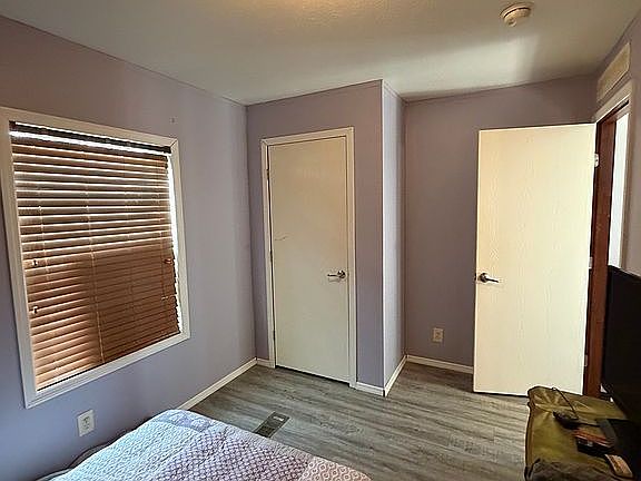 5th image of 405 Friendship St