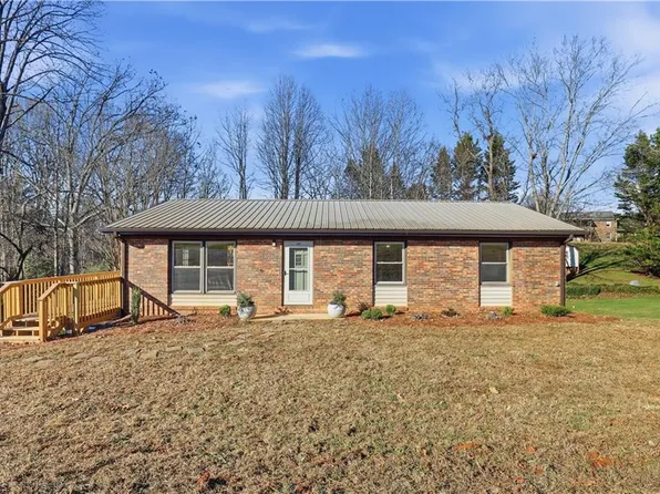 359 Ruritan Park Rd, North Wilkesboro, NC 28659