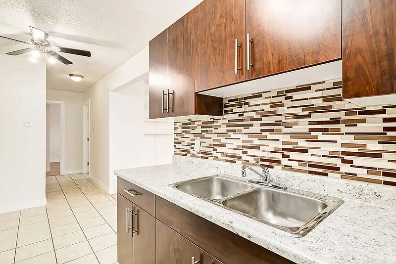Edmonton Apartment for rent - 2 Bedrooms — photo 24