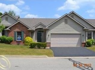 6123 Doveplum Dr, Brighton, MI 48116