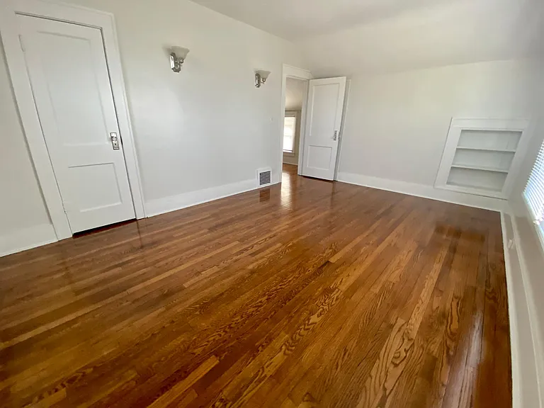 291 S McHenry Ave — Photo 16