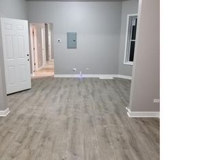 746 N Trumbull Ave #1, Chicago, IL 60624