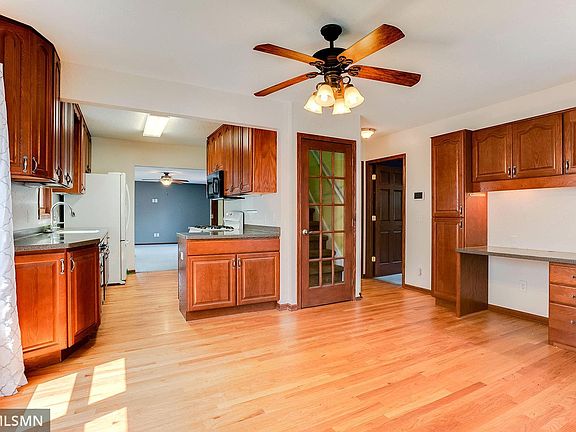 4th image of 1655 Fernwood St