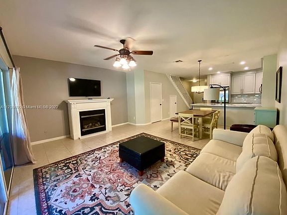 3rd image of 237 SW 122nd Ave Unit 237
