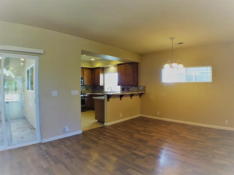 573 Eaton Rd — Photo 4