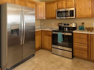 1709 N 176th Plz, Omaha, NE 68118