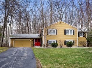 3 Briarcliff Dr, Hopkinton, MA 01748