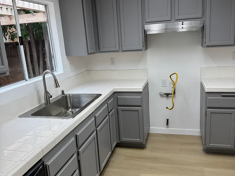 14300 Terra Bella St #1 — Photo 11