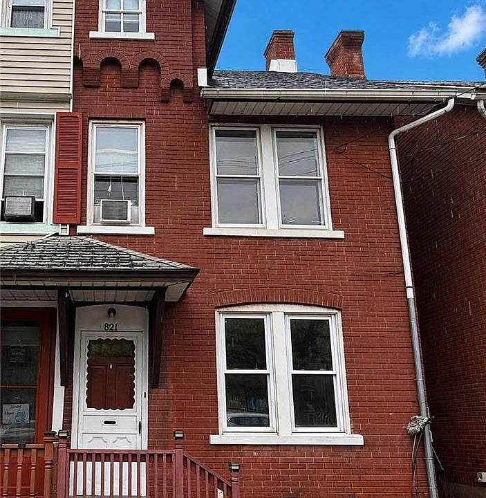 1st image of 821 E 6th St