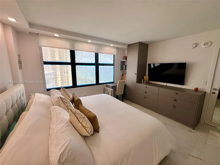 9801 Collins Ave #20E — Photo 16