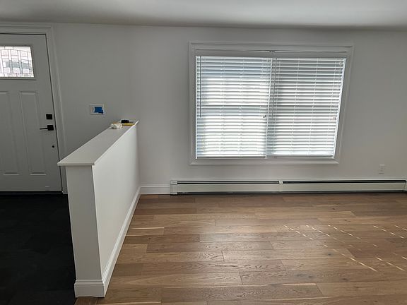 5th image of 27 19th Ave