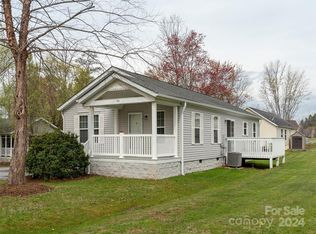 99 Hoopers Creek Rd, Fletcher, NC 28732