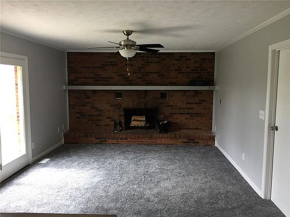 4th image of 340 Tulip Ln