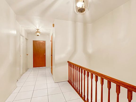 5th image of 1129 E 81st St