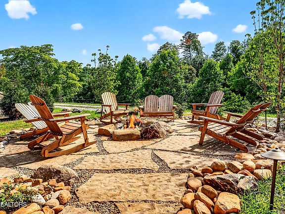 2nd image of 1445 Clabo Hollow Rd