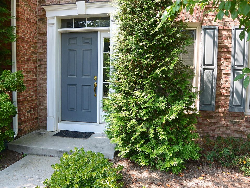 1st image of 2413 Huntington Park Dr