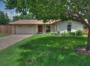 1907 Meadow Gln, Irving, TX 75060