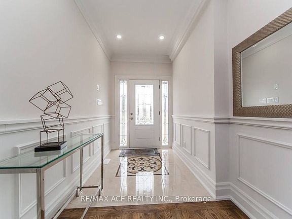 2nd image of 48A Leyton Ave