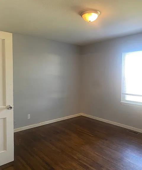1413 N Indianapolis Ave — Photo 3