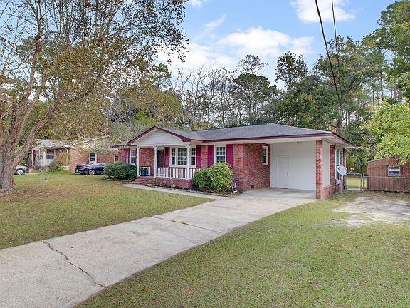 3rd image of 102 Woodlawn Cir