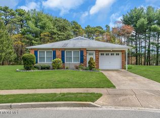 19 Tudor Ct, Brick, NJ 08723