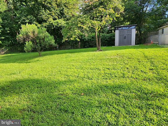 5th image of 9505 Carol St