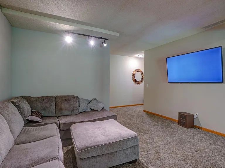 569 Crabapple Ln — Photo 28