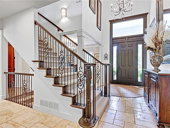 5th image of 5809 Golden Bear Dr