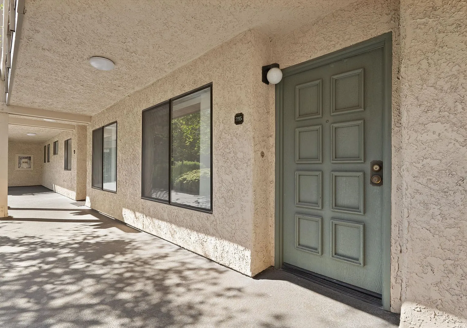 Gorgeous 2 bed 2 bath in Monterey Hills — Photo 1