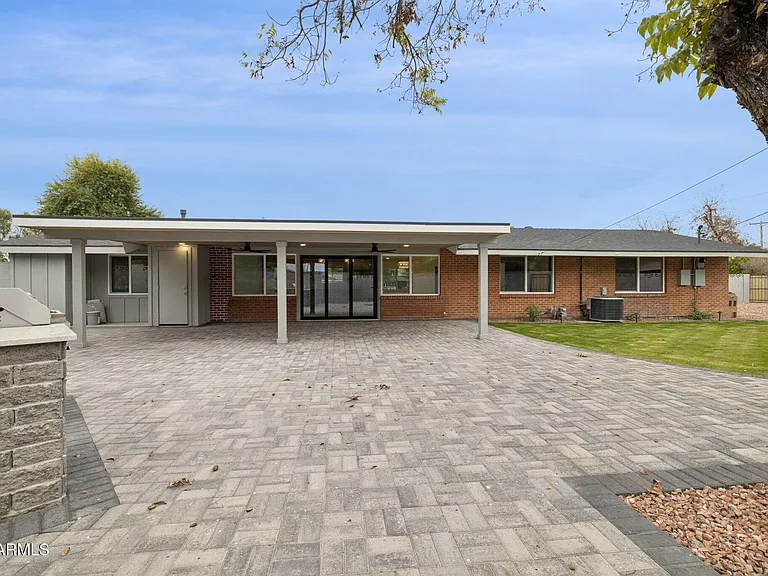 1216 W Rovey Ave — Photo 35