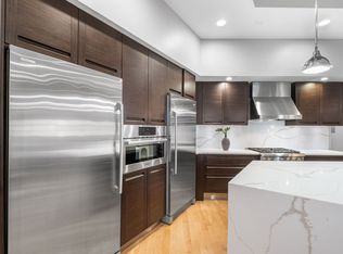 655 N Morgan St #202, Chicago, IL 60642