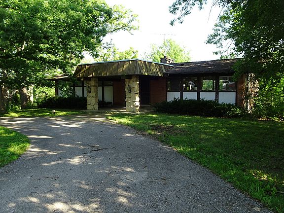 4th image of 7849 W Oakridge Dr