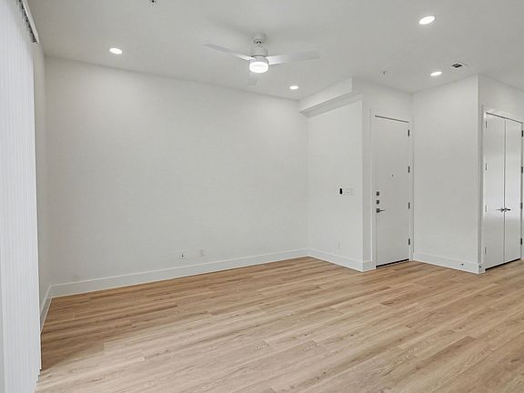 5th image of 2217 N Fitzhugh Ave #202