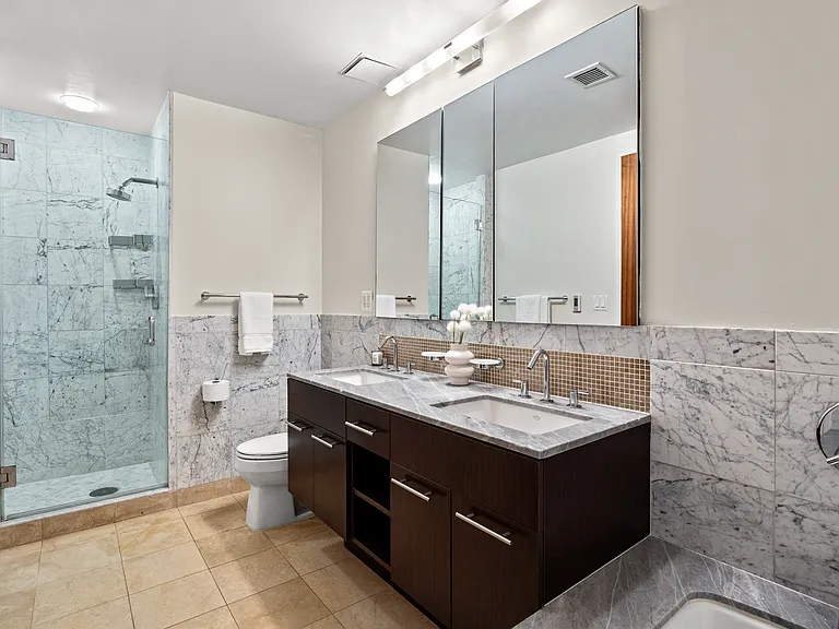 261 W 28th St #6B — Photo 10