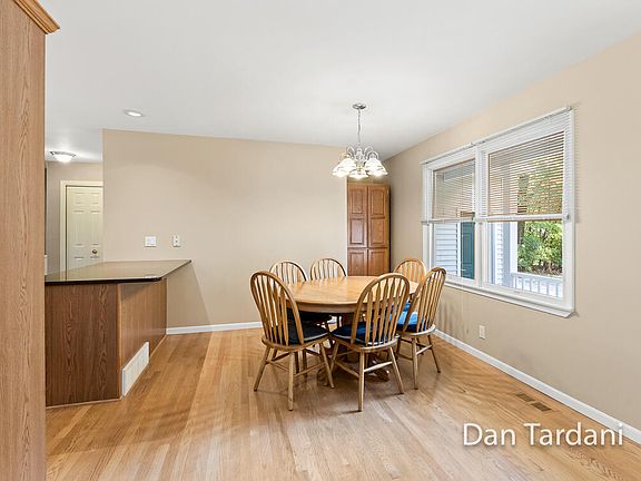 4th image of 15297 Millhouse Ct