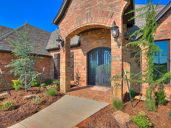 3rd image of 21932 Toscana Ct