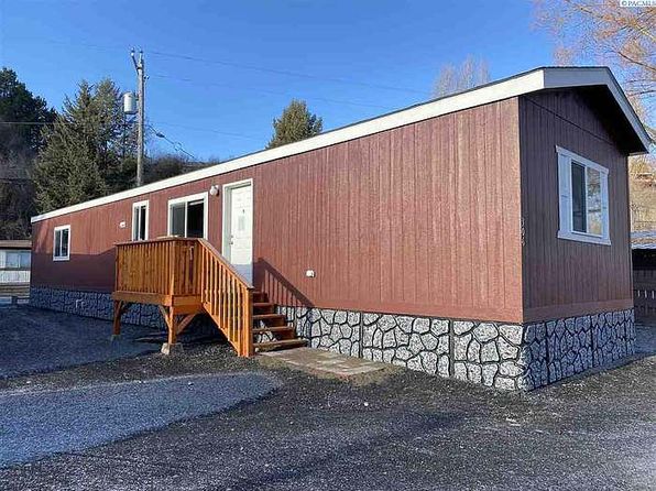 1155 SE Professional Mall Blvd Trailer 306